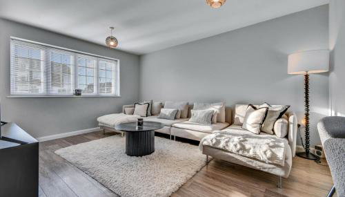 Lovely 2-Bed House with parking - Foto 4