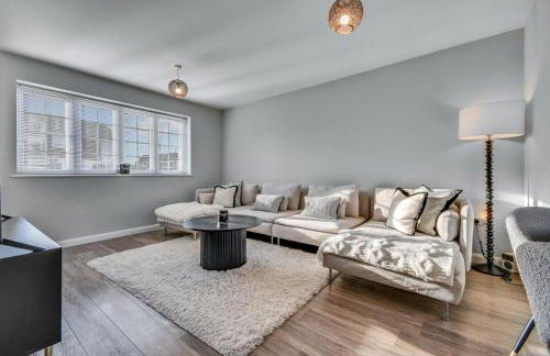 Lovely 2-Bed House with parking - Foto 4