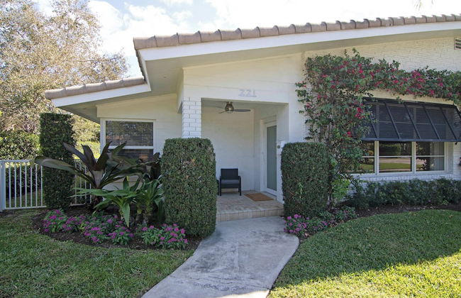 La Casa Blanca Minutes From the Beach! - Foto 24