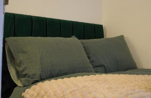 Modern 2-Bed House Free Parking Contractors & Families Friendly Rotherham - Foto 17