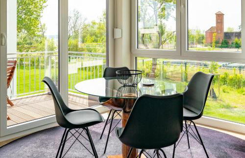 Sonnendeck Schwerin - Apartment mit Dachterrasse, Seeblick, Parkplatz, Fahrradschuppen, King-Size Bett - seenah relaxen - Foto 12