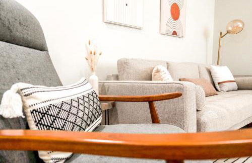 Cozy Luxe Unit Near Disneyland - Sleeps up to 10! EV Friendly & King Bed - Foto 9