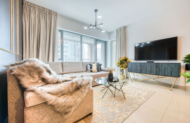 Maison Privee - Radiant Urban Retreat with Iconic Burj Khalifa Vws - Photo 14