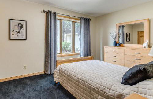 Luxe Long Lake Estate! Courts, Pool and Game Room - Foto 28