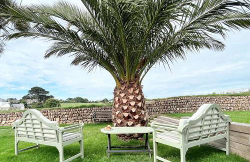 Modern 3 bed Bungalow with parking, private garden - Photo 1