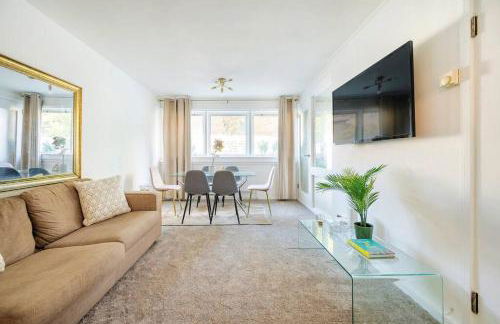 Beautiful 3bed house 7 min to Hyde Park - Photo 2