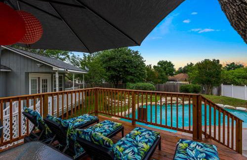 Serene Family Retreat King Beds Pool Hot Tub and Games - Photo 1