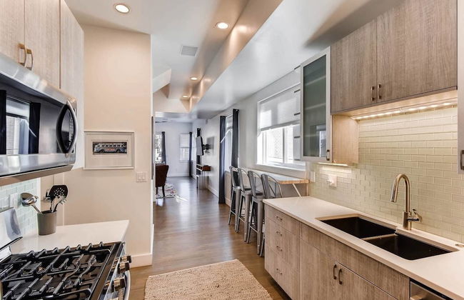 The Highland Square Experience Lohi Townhome With Hot Tub - Foto 9