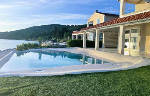 Gorgeous Home In Veli Rat - Photo 1