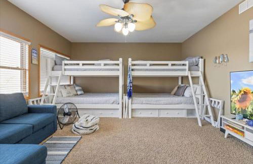 Lakefront Family Retreat w/ Views, Boat Slip - Foto 39