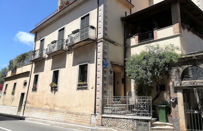 Dinky Home Air-conditioned Penthouse With sea View Terrace - Photo 23