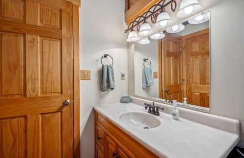 Overlook at Sleepy Creek -- Sleepy Creek Frontage, Secluded, Grill, Fire Pit, Deck, Family Friendly, Game Room, Fishing, Hammock, View, Fireplace - Foto 17