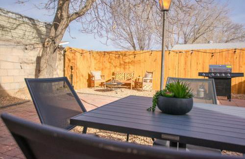 Grandma's Old Town Adobe House! Private Hot Tub-Close to Old Town-Pet Friendly-No Pet Fee! - Foto 48