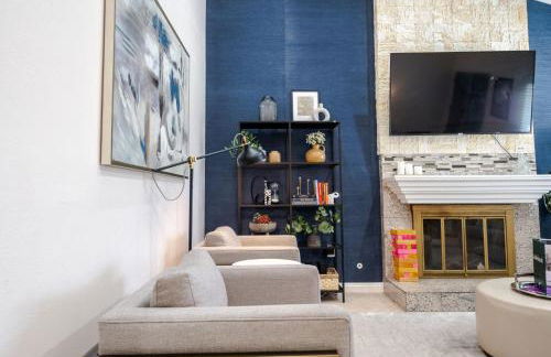 Elegant Retreat w/ Game room in Heart of OC - Foto 26