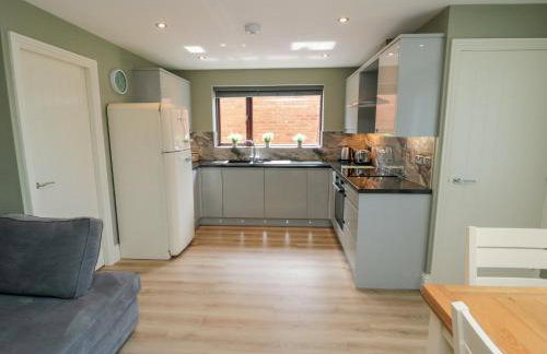 6 Fairfax Close - Photo 4