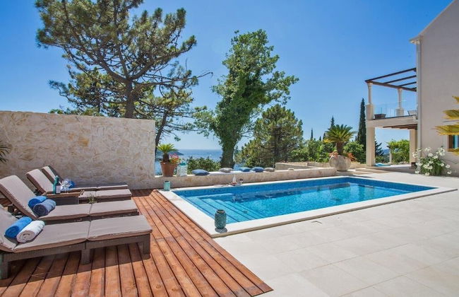 Luxury Villa Dolce Vita with Pool - Photo 45