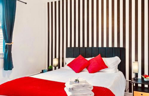 5BDRM 10BD with King BBQ Patio 1 MIN walk Carson ST - Foto 10