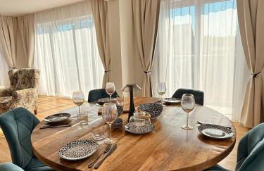 Luxury Apartment 4 bedrooms Self check in out - Foto 2