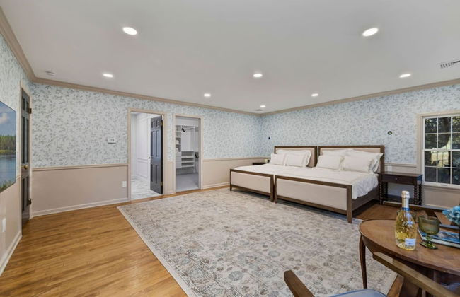 Elegant Spring Stay on Peaceful Retreat - Photo 73