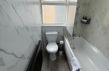 4BDR House By Homesy - Short Term Rental Cardiff - Ideal for Contractors - Foto 24