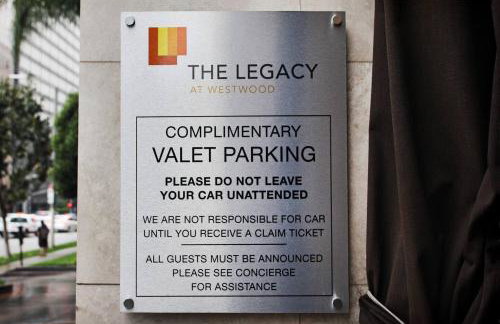 Stylish 2 Bed 2.5 Bath Condo Near Beverly Hills. - Photo 33