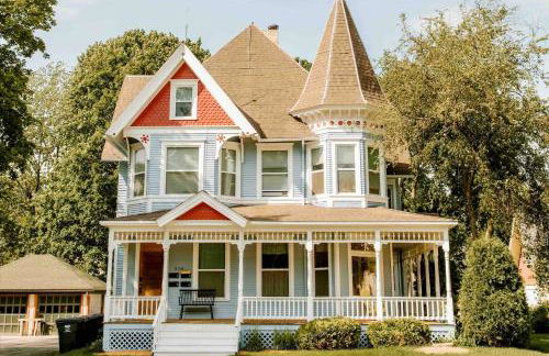 Charming Historic Upper | Walk to Downtown, Lakes - Foto 1