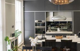 Stylish Central Apartment with Parking & Lift - Foto 3