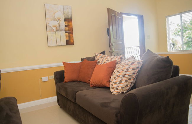 Rochester Modern Chic Apartment - Photo 17