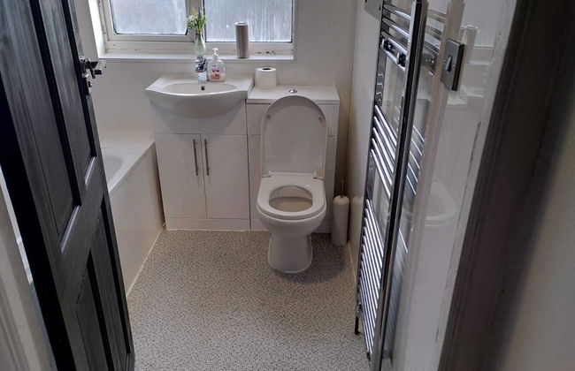 Remarkable 3-bed House in Hounslow - Foto 6