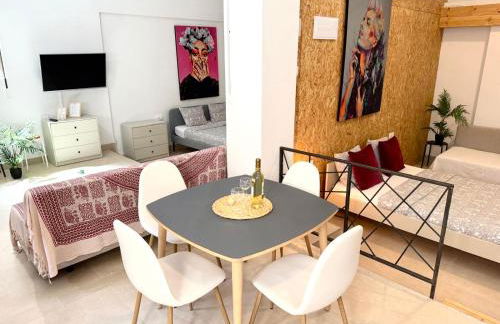 Soho Boho Apartments - with sunny rooftop terrace and fiber optic internet - Photo 55