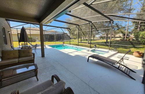 Incrível casa 5BD/5BA com piscina perto da Disney - Foto 1