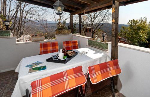 Apartment Pod Lipom - Photo 1