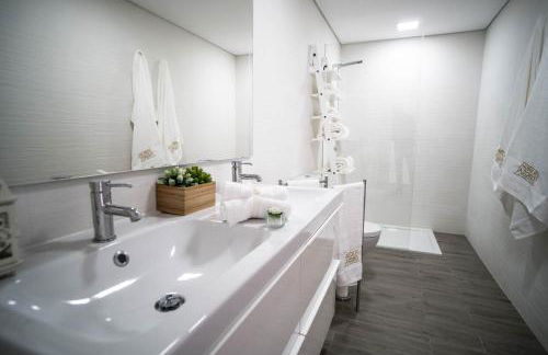 Islet House - Photo 12