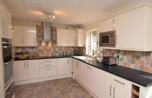 4 Bed in Seaview oc-74829 - Photo 5