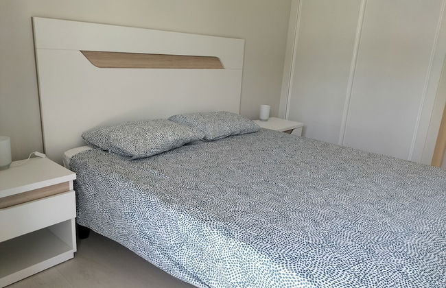 Amazing Green Tower 3 Castle Flat With Balcony - Photo 17