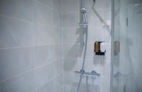 5 Bed House Wifi City Centre Free Parking - Foto 17