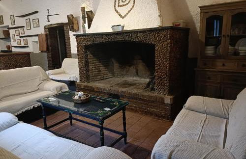 El Mesón de Higuera de la Sierra - Foto 1