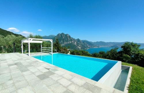 IseoLakeRental - Trivia Resort - Photo 1