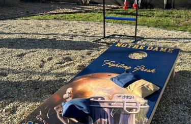 Step into School Spirit at the Golden Dome Getaway - Foto 24