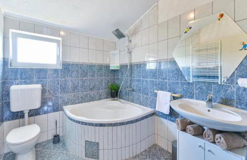 Holiday House Marina with pool - Foto 67