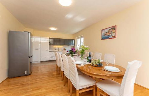 5 Bedroom Cozy Home In Biograd Na Moru - Foto 21