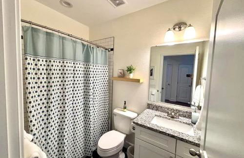 The Citrus Suite Near UF Shands Downtown - Photo 11