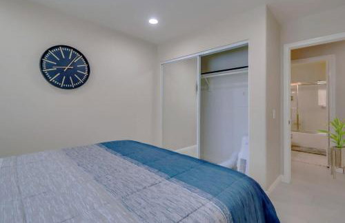 Entire Private Home with 3 Bedrooms 2 Bathrooms, Family Home Free Pool, Tub and Parking, Available Now - Foto 18