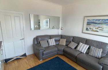 Millport Beach Apartment, Crichton St, sea views - Photo 4