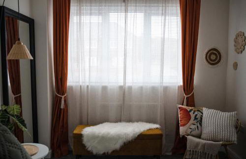 Leeds 4-bed house - hot tub, parking & games - Foto 9