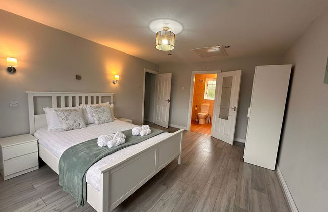 Stunning 4 Bed House With Parking in Wolverhampton - Foto 9