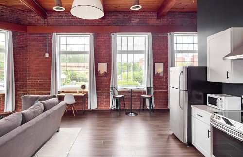 Jennifer's Historic Riverfront Loft City Views - Foto 8