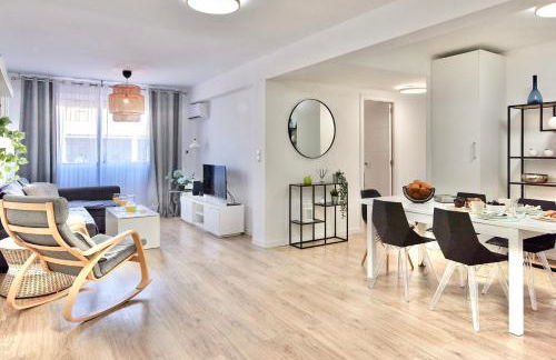 SPACIOUS, SUNNY FLAT BY CITY OF ARTS & SCIENCES - Foto 1