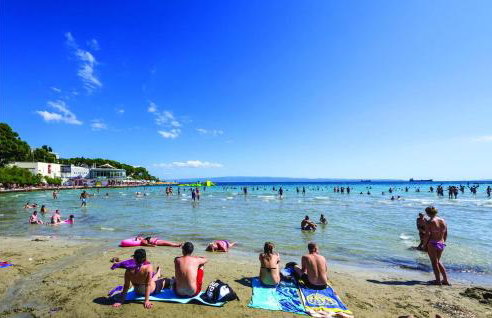 Awesome Apartment In Split With Wifi - Photo 14