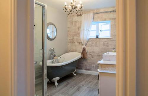 Charming 2 Bed House in Tewkesbury Centre - Foto 4